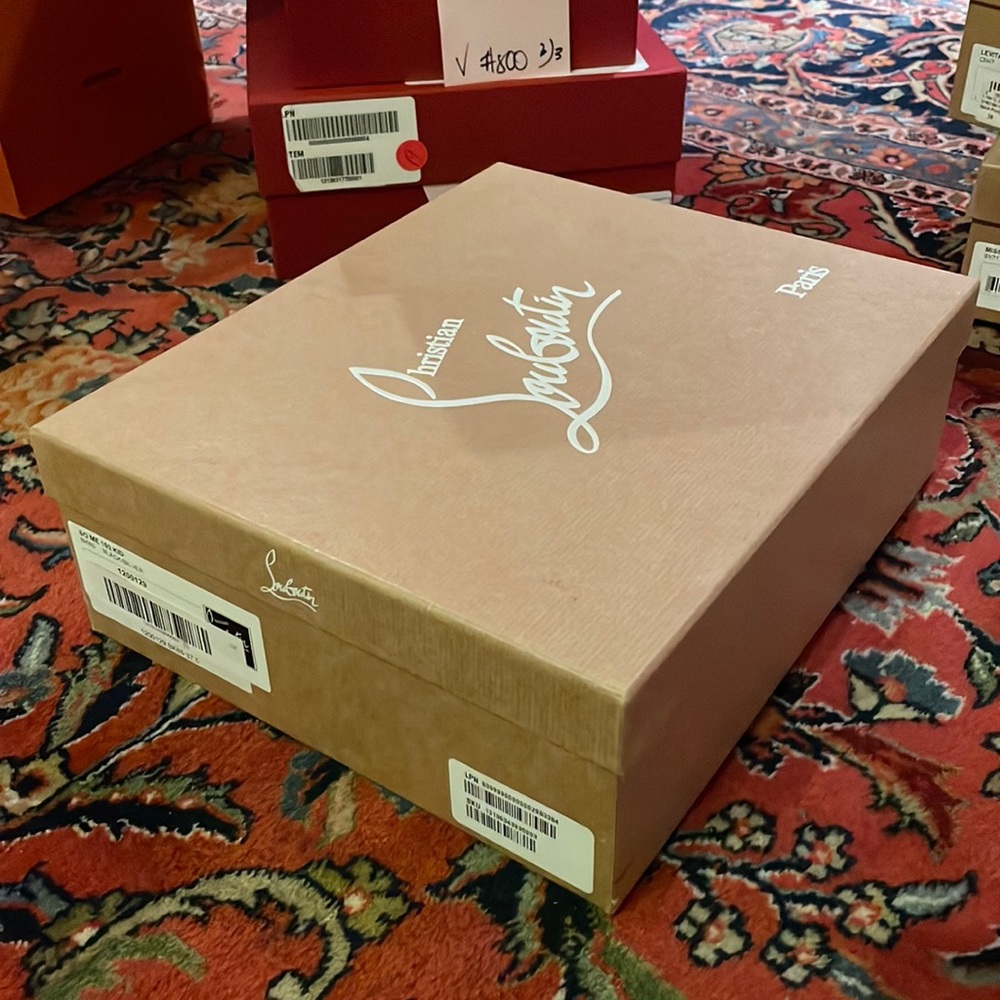 AUTHENTIC CHRISTIAN LOUBOUTIN SHOE BOX SIZE 37.5